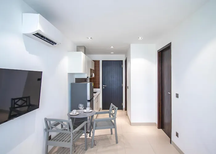 Rose Apple Pool View 1 Bedroom With Greenery And Gym - Heart Of 3rd Floor Apartament *