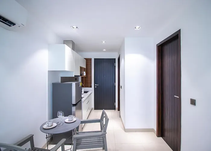 Rose Apple Pool View 1 Bedroom With Greenery And Gym - Heart Of 3rd Floor Apartament Siem Reap